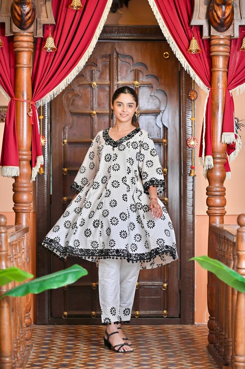 WhatsApp Image 2025-12-07 at 22.14.03 (1)